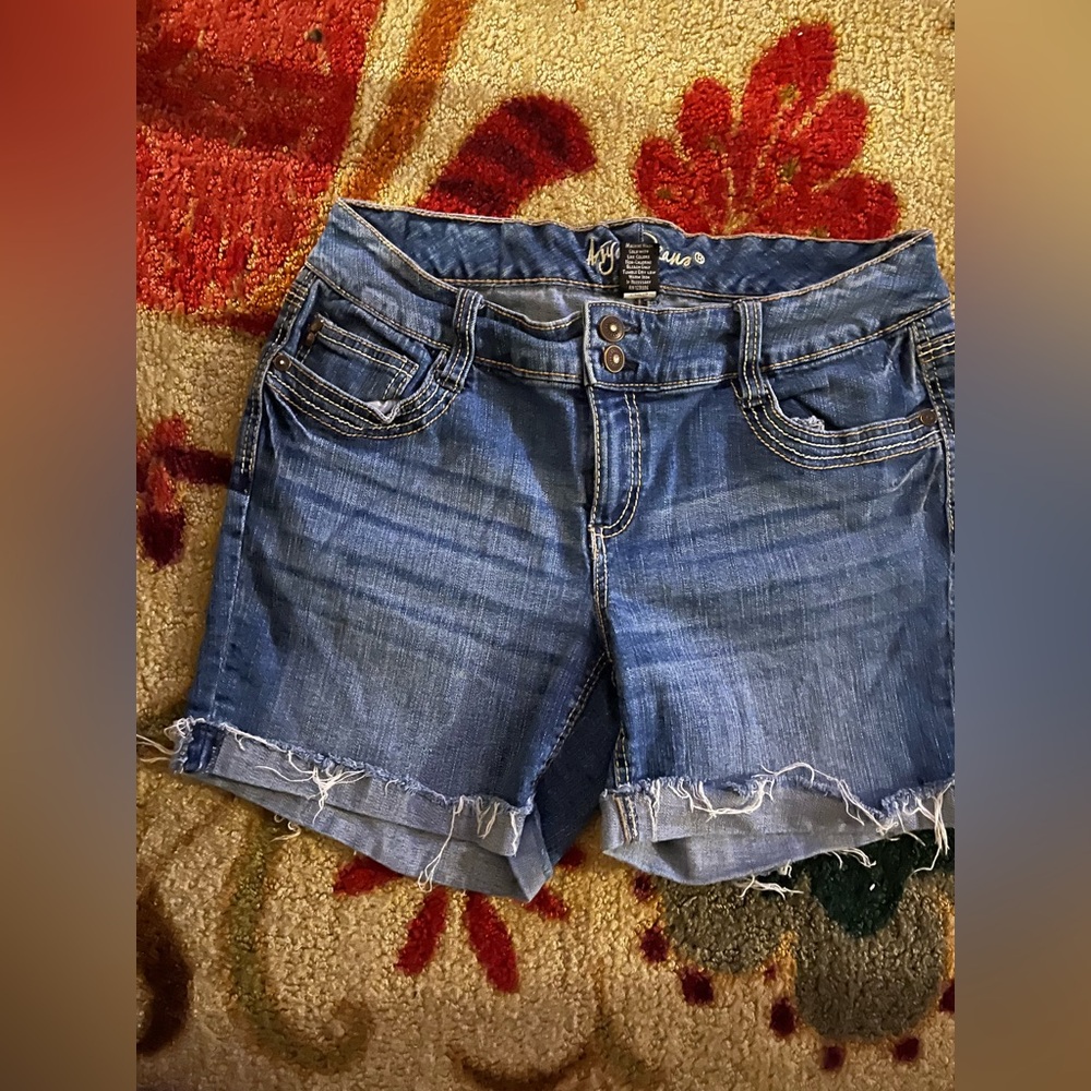 Stylish Blue Denim Women's Shorts Size 13/14 Ariya shorts